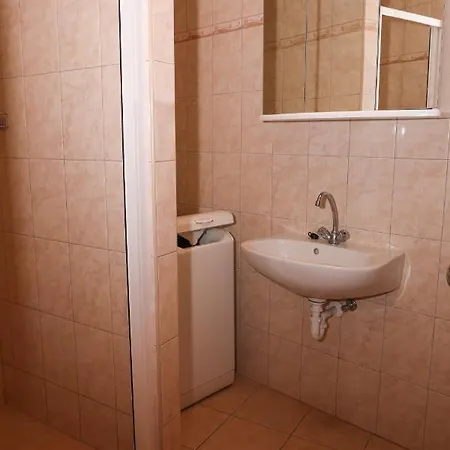 Big For 4 Adults And 2 Children Under 14 Apartament *