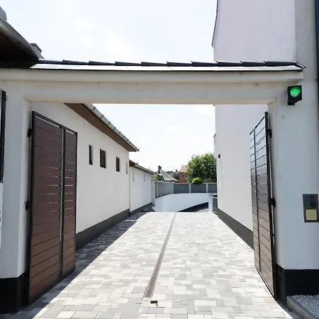 Big For 4 Adults And 2 Children Under 14 Apartament *