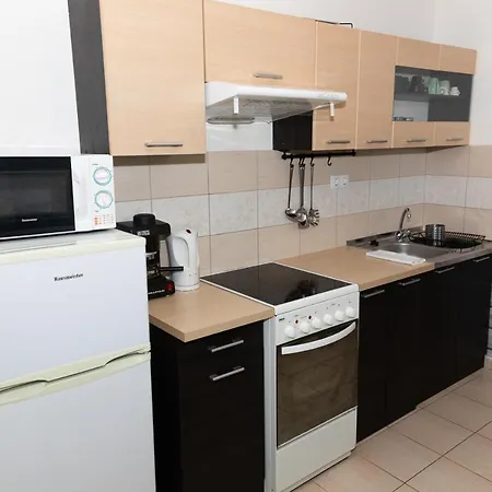Big For 4 Adults And 2 Children Under 14 Apartament
