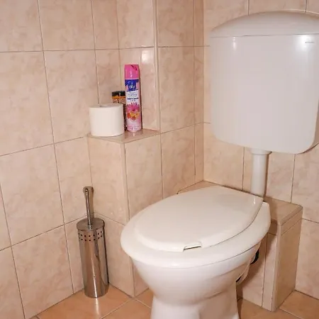Big For 4 Adults And 2 Children Under 14 Apartament *